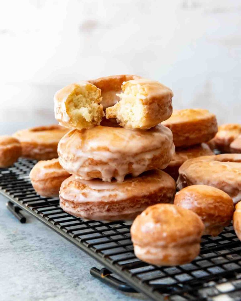 Beignets à la crème aigre à l’ancienne – House of Nash Eats